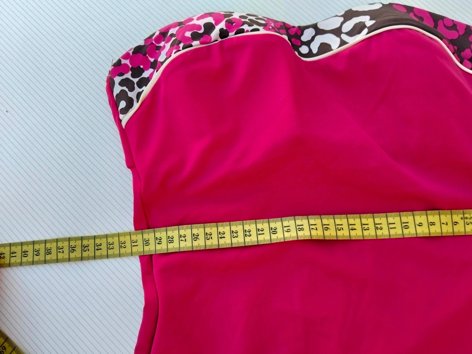 Bóca de banho feminina fucsia com decote em V - Estampa animal print - Tamanho aprox. P – photo 8
